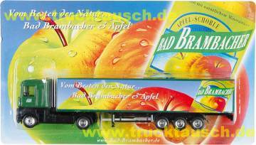 Bad Brambacher vom Besten & Apfel, mit 2 Äpfeln und schräger Flasche
