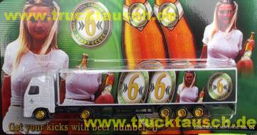 Six Beer Nr.04, mit Frau, 3 Flaschen und Logo
